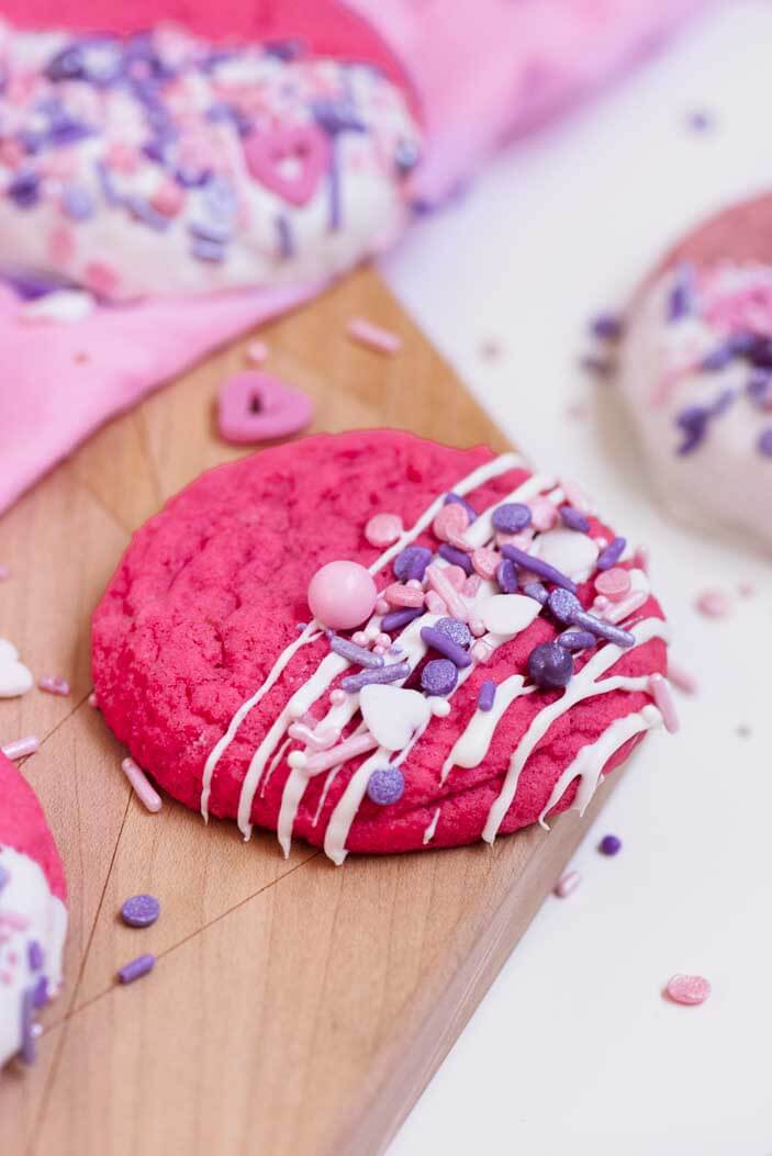 https://www.sprinklesforbreakfast.com/wp-content/uploads/2021/01/pink-velvet-sugar-cookies-1.jpeg